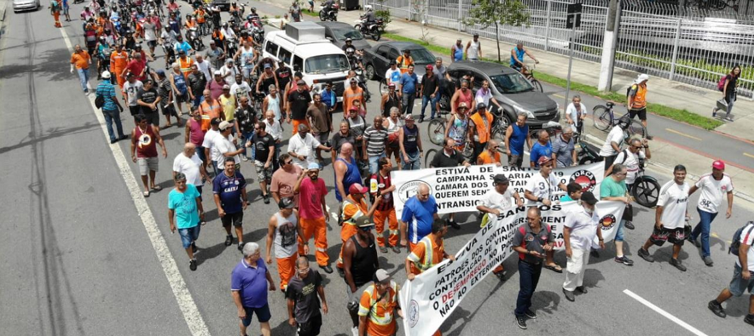 Santos City Hall - Sindestiva members marching on the streets of Santos