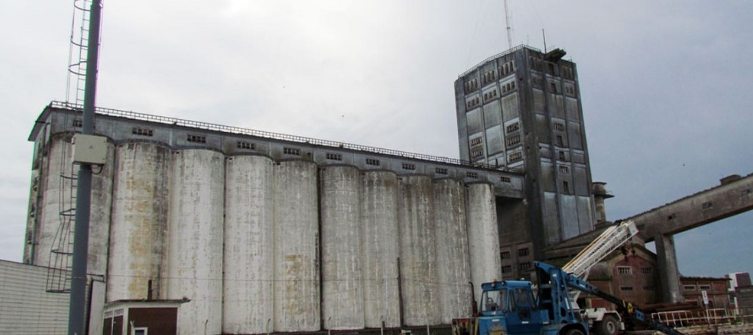 Mar del Plata Multipurpose Terminal - grain silos